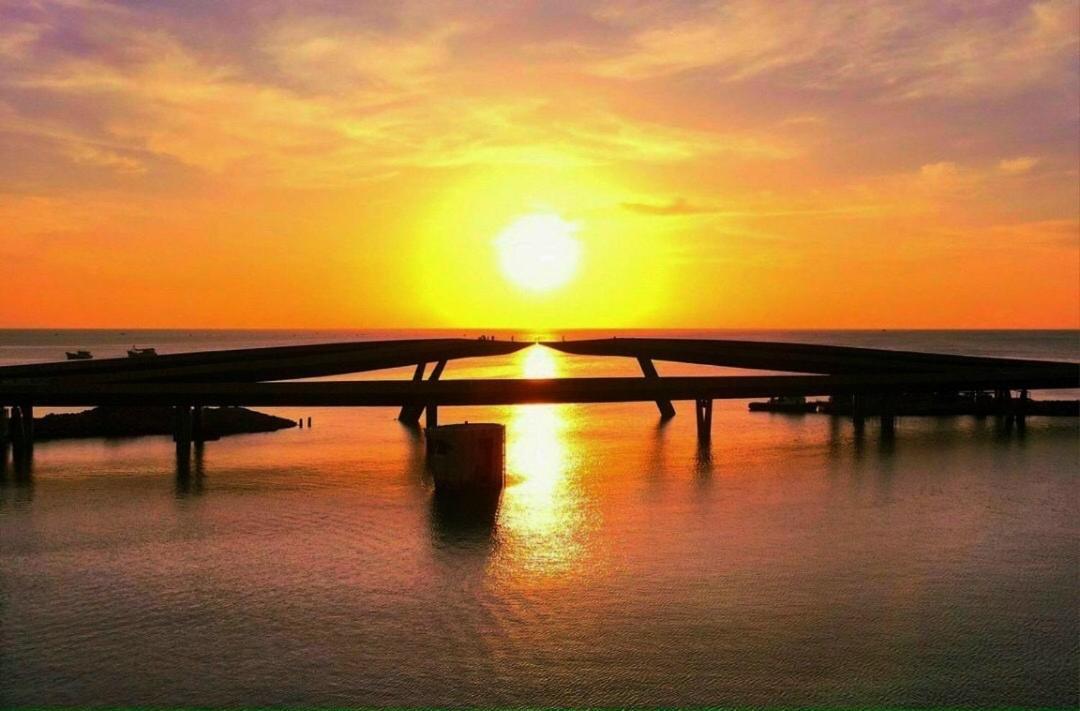 Sunrise Hotel Дуонг-Донг Экстерьер фото